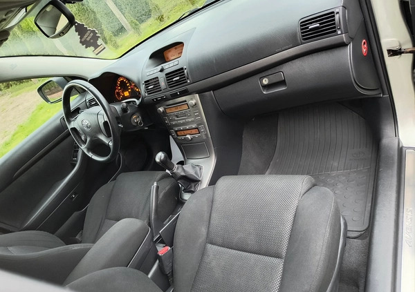 Toyota Avensis cena 13900 przebieg: 240000, rok produkcji 2006 z Chorzów małe 106